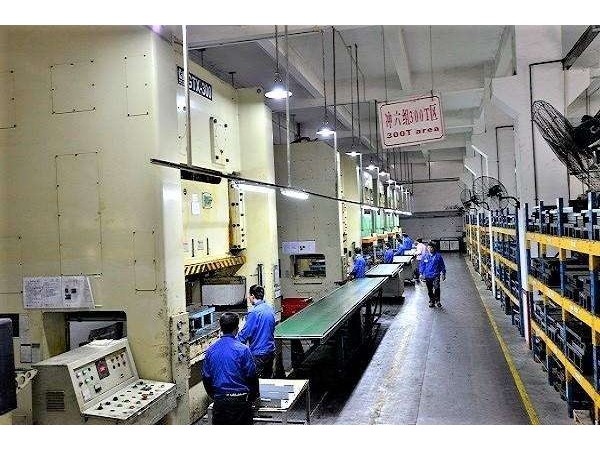 光明五金沖壓件加工廠，沖壓拉伸工藝的4個(gè)注意事項(xiàng)